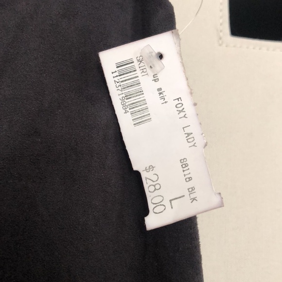 Black skirt - Picture 2 of 3